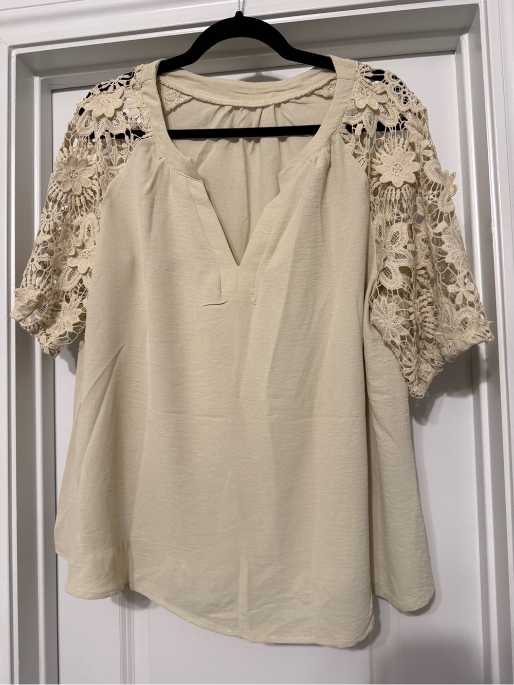 Emery Rose Cream Crochet Lace Sleeve Blouse Size 0XL